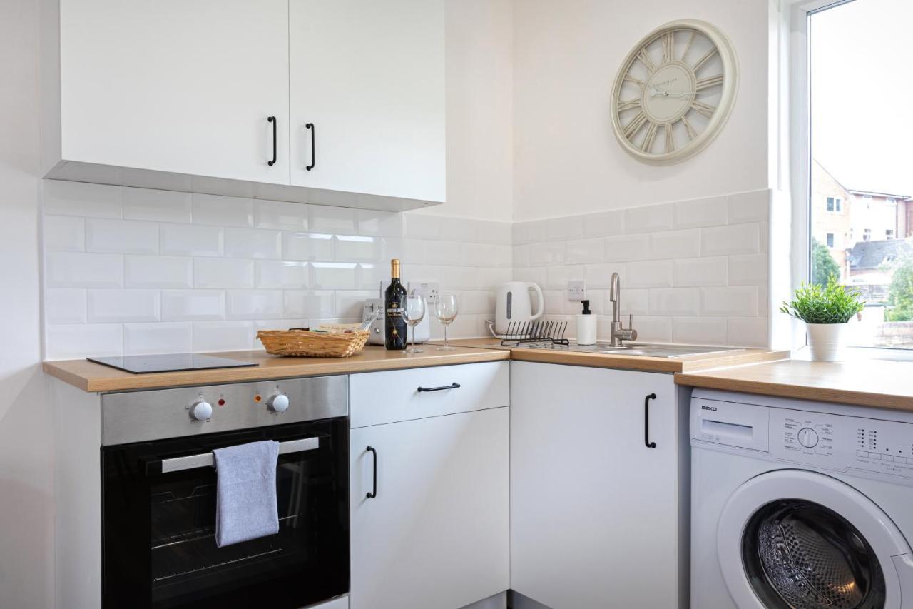 Modern 1-Bedroom Apartment, Beach 5-Min Walk, Free Parking Weymouth Exterior foto